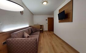 Pineta Pastry Hotel  4*
